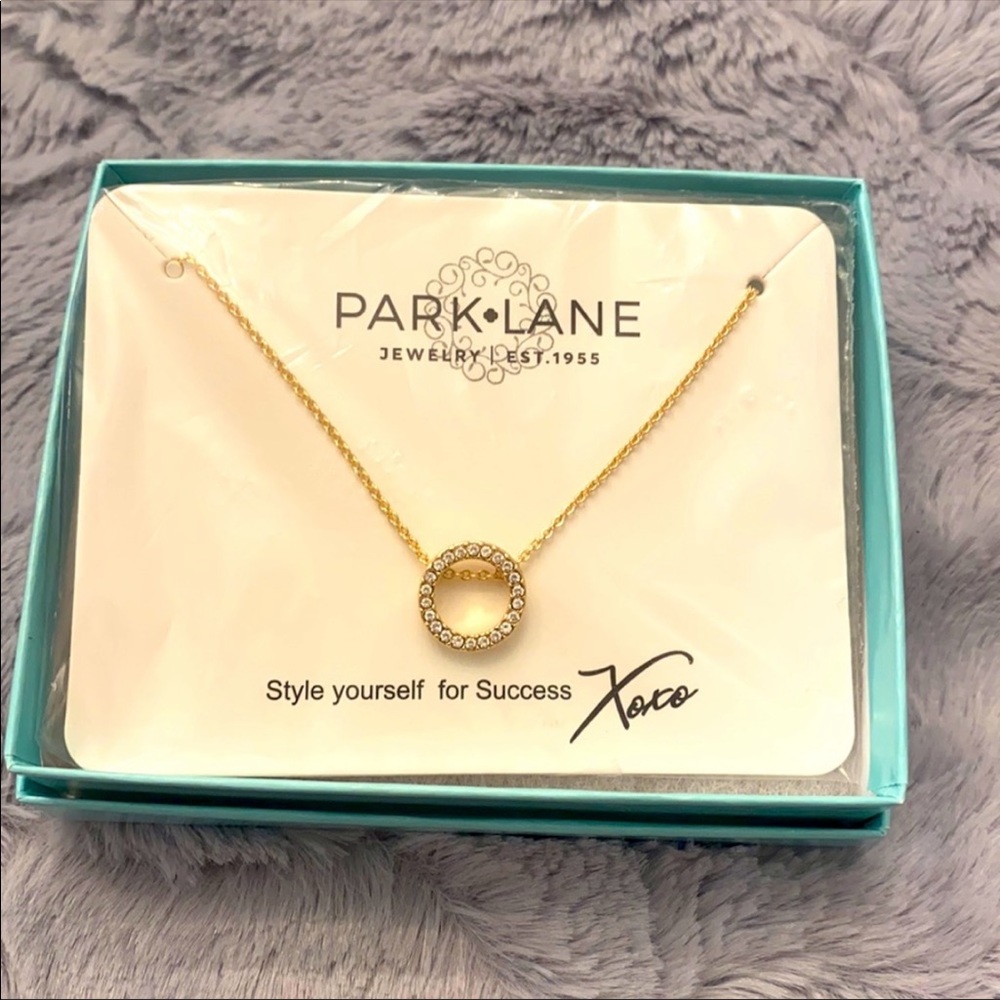 Roo Circle Necklace